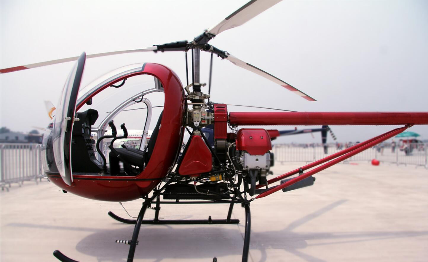 四座小型直升机售价图片