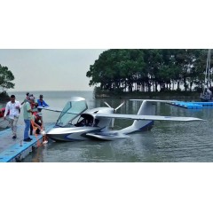 水陆两栖轻型运动飞机
